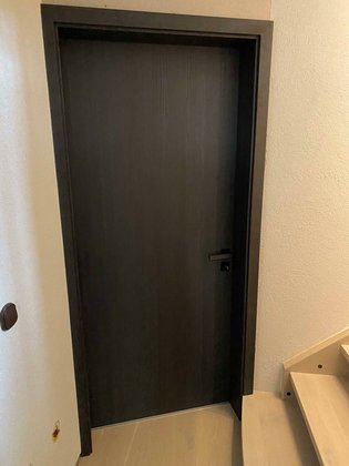 Flur mit Türenkombination